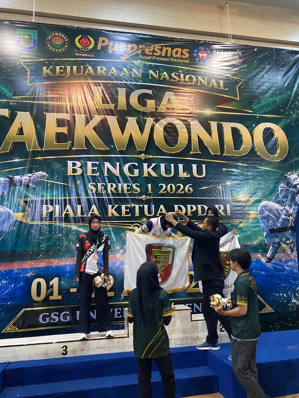 pengalungan